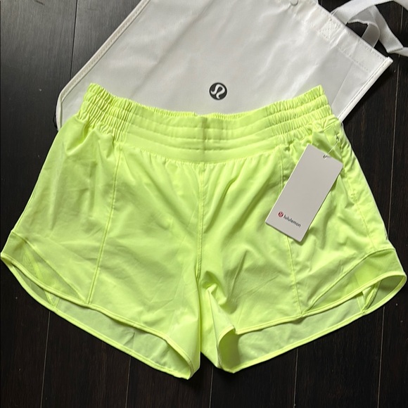 lululemon HOTTY HOT HR SHORTS 4” in FADED ZAP SZ 12 NWT - Picture 2 of 8